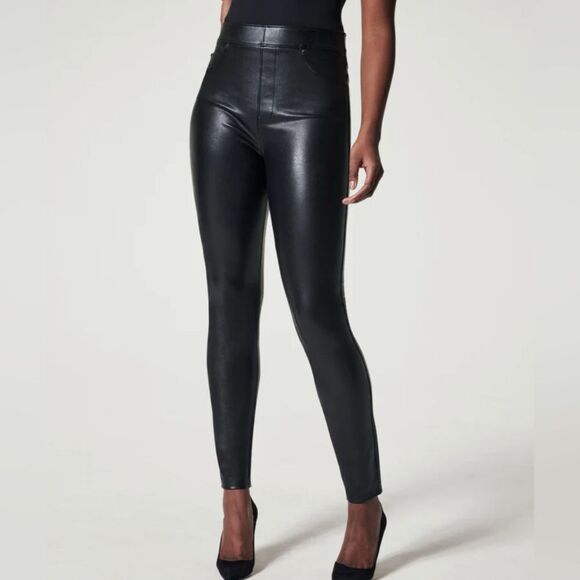 Spanx Leather-Like Ankle Skinny Pant Black- Size Medium Petite - Picture 1 of 12
